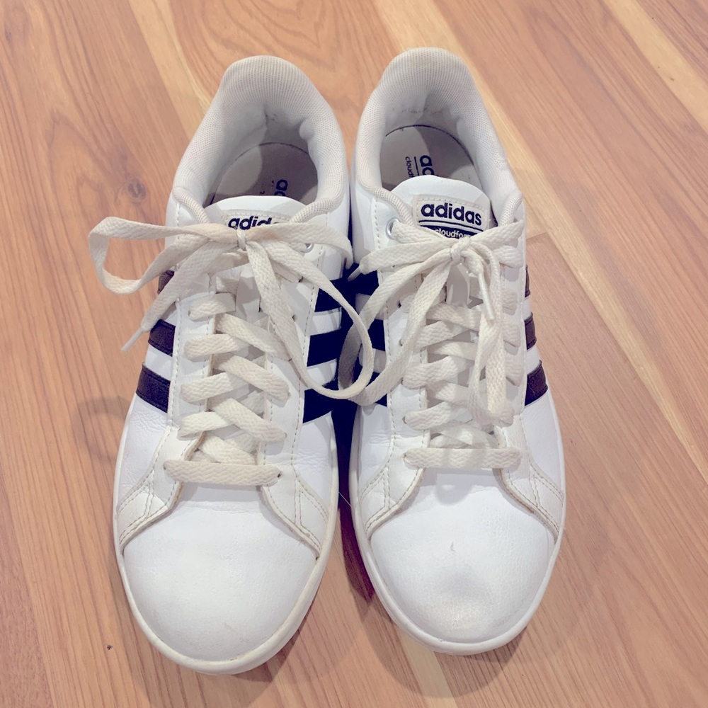 Adidas Grand Court Shoes..unisex.size 7 male/8.5 women